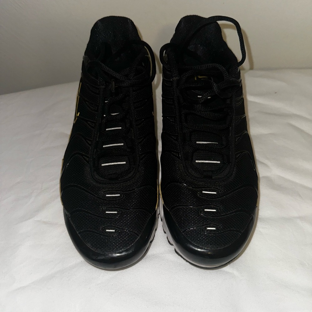 Nike Kids Black and Gold Sneakers - Picture 9 of 11
